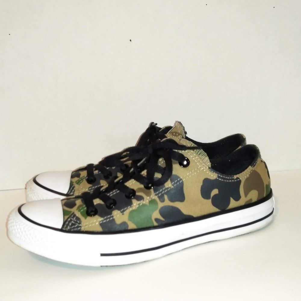 Converse Camouflage Low-Top Sneakers